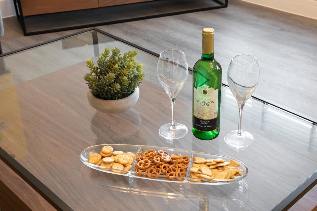 Elliot Oliver - Luxurious Two Bedroom Apartment With Parking Gloucester Extérieur photo