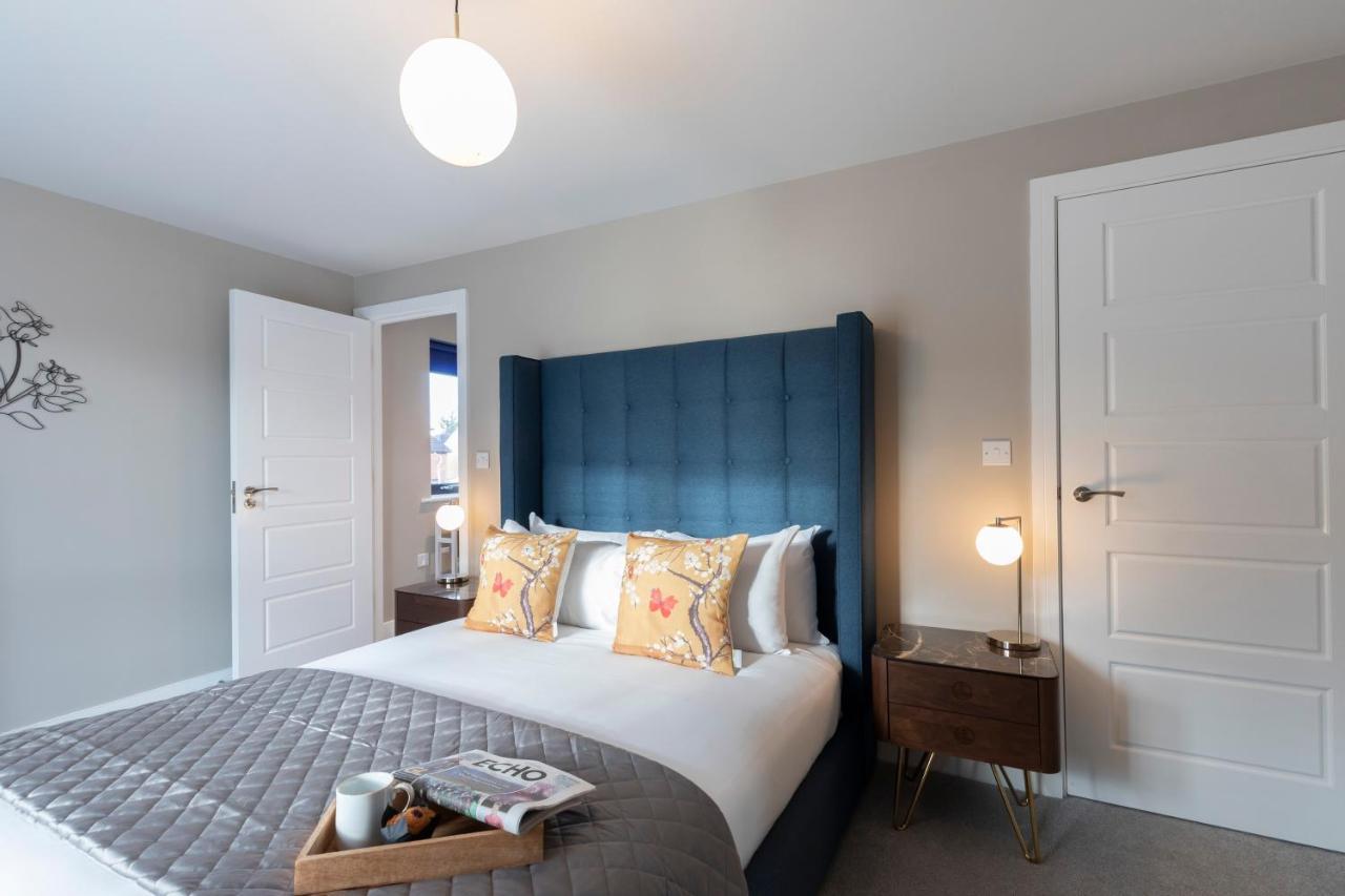 Elliot Oliver - Luxurious Two Bedroom Apartment With Parking Gloucester Extérieur photo